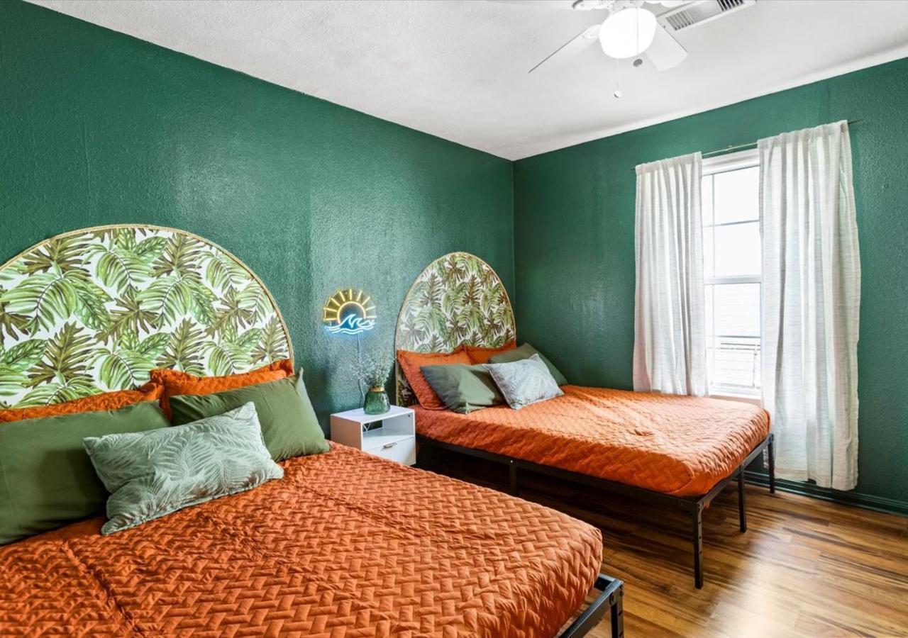 The Blue Oasis With Handicap Ramp Access Dog Friendly & Cowboy Pool Galveston Exterior foto
